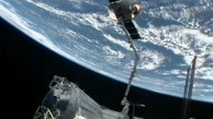 Dragon dockt von der ISS ab