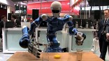 Cebit 2009 - Die Roboter Care-O-Bot und Justin in Aktion