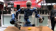 Cebit 2009 - Die Roboter Care-O-Bot und Justin in Aktion