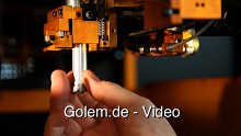 3D-Drucker Matrix 300 erstellt Objekte aus Papier - Demonstration auf der Cebit 2011