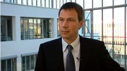 Telekom-Chef Ren&eacute; Obermann erl&auml;utert den Ausstieg aus dem US-Markt