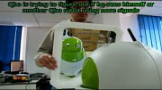 Roboter Qbo erkennt anderen Qbo