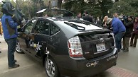 Roboterauto-Regeln f&uuml;r Kalifornien - Alex Padilla