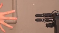 Roboter gewinnt bei Stein, Papier, Schere