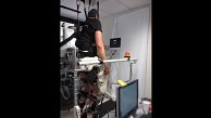 Per BCI gesteuertes Exoskelett