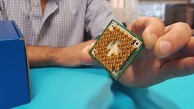 Unboxing des 17-Qubit-Chips durch Intel und Qutech